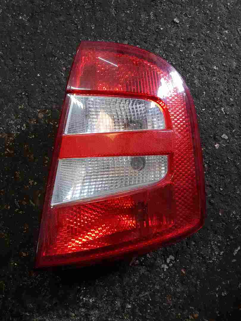 Skoda Fabia MK1 1999-2009 Drivers OSR Rear Light 6Y6945096b