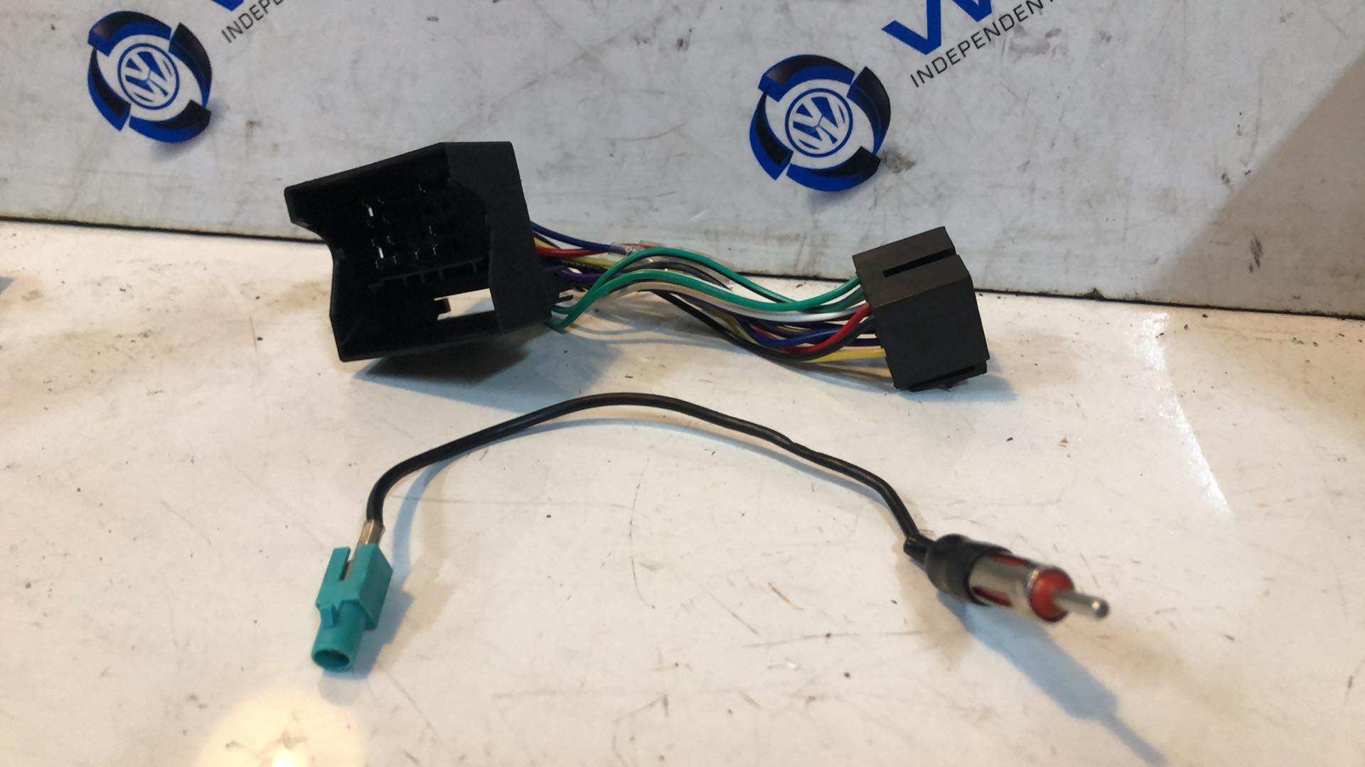 VW AFTERMARKET Radio Connector Wiring Plug WITH ANTENNA POLO GOLF 2000-2022