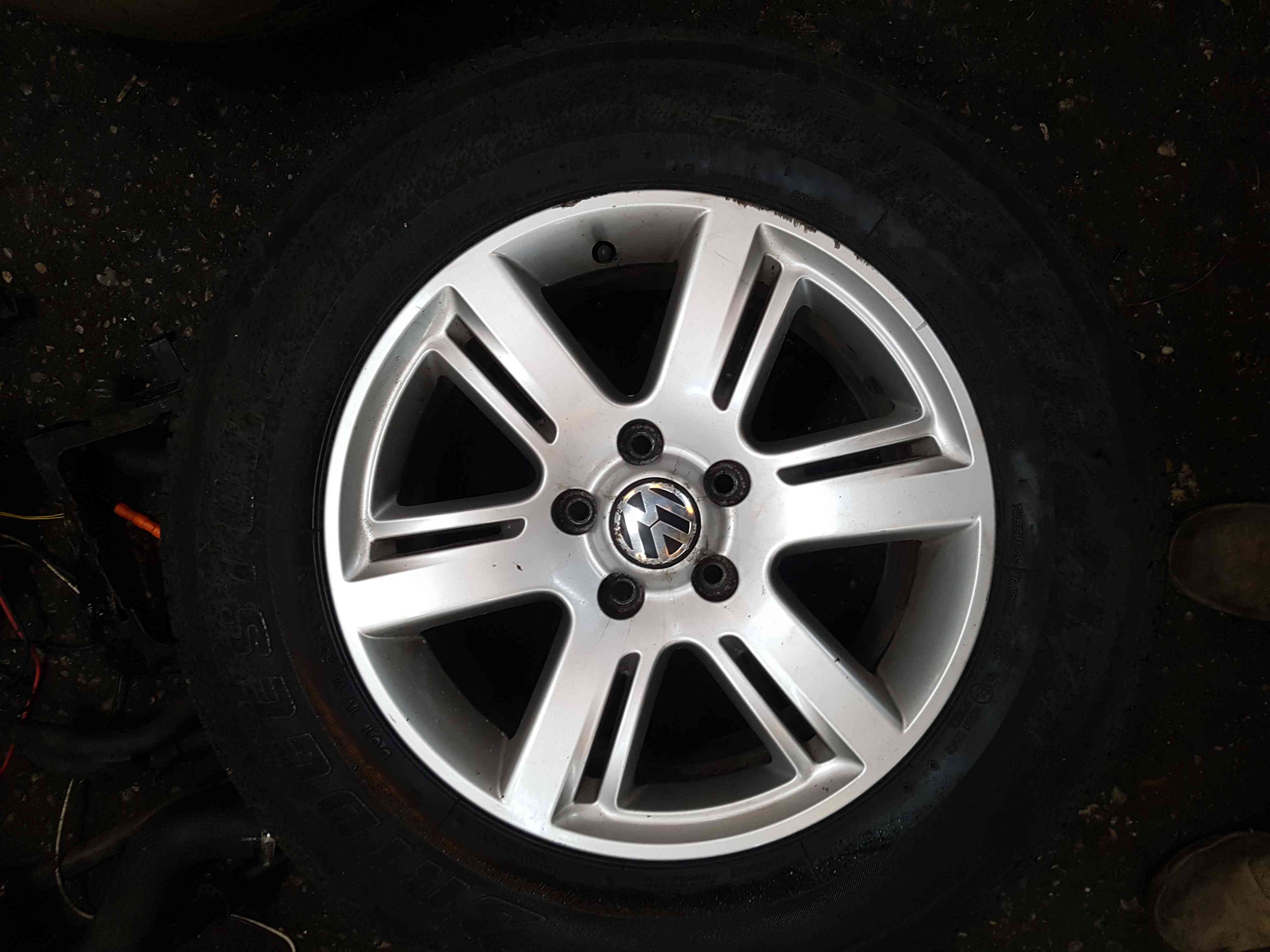 Volkswagen Amarok 2010-2018 Alloy Wheel 17Inch   Tyre 245 65 17R 4Mm 4/5