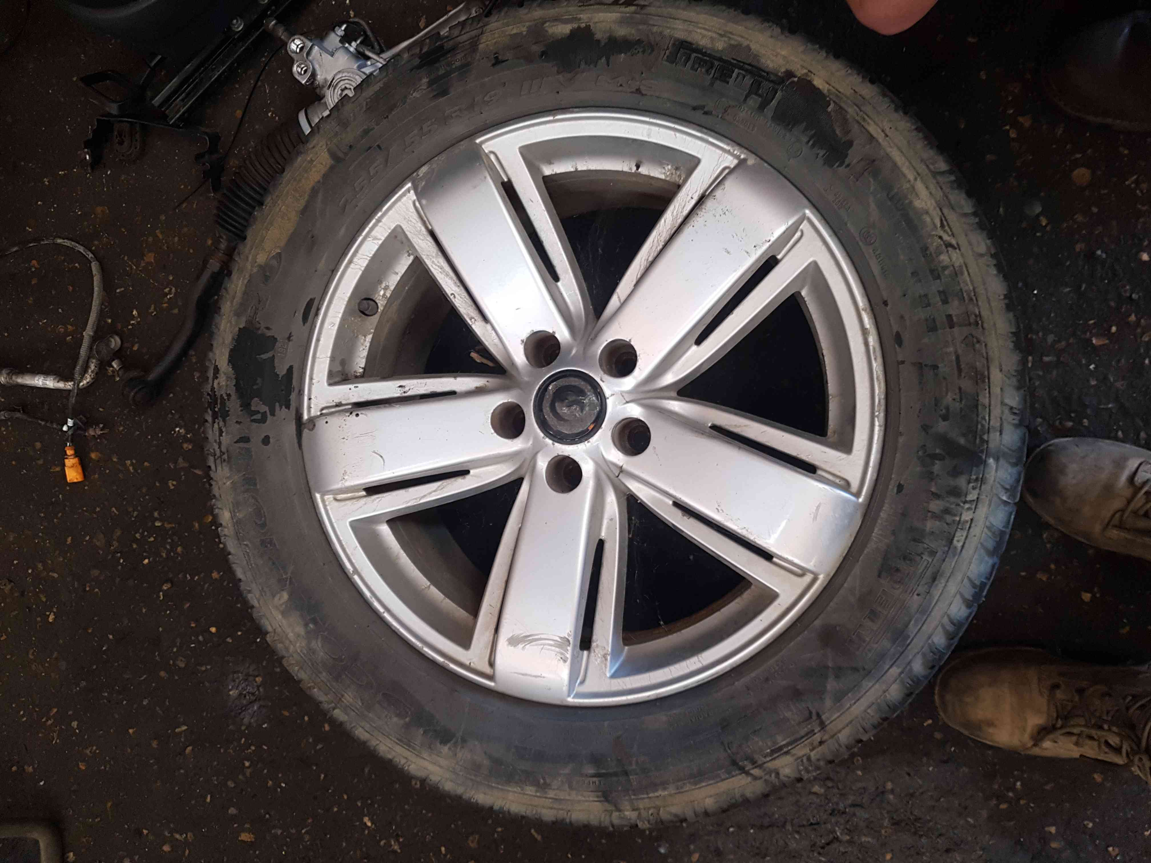 Volkswagen Amarok 2010-2018 Alloy Wheel 19Inch 3/5