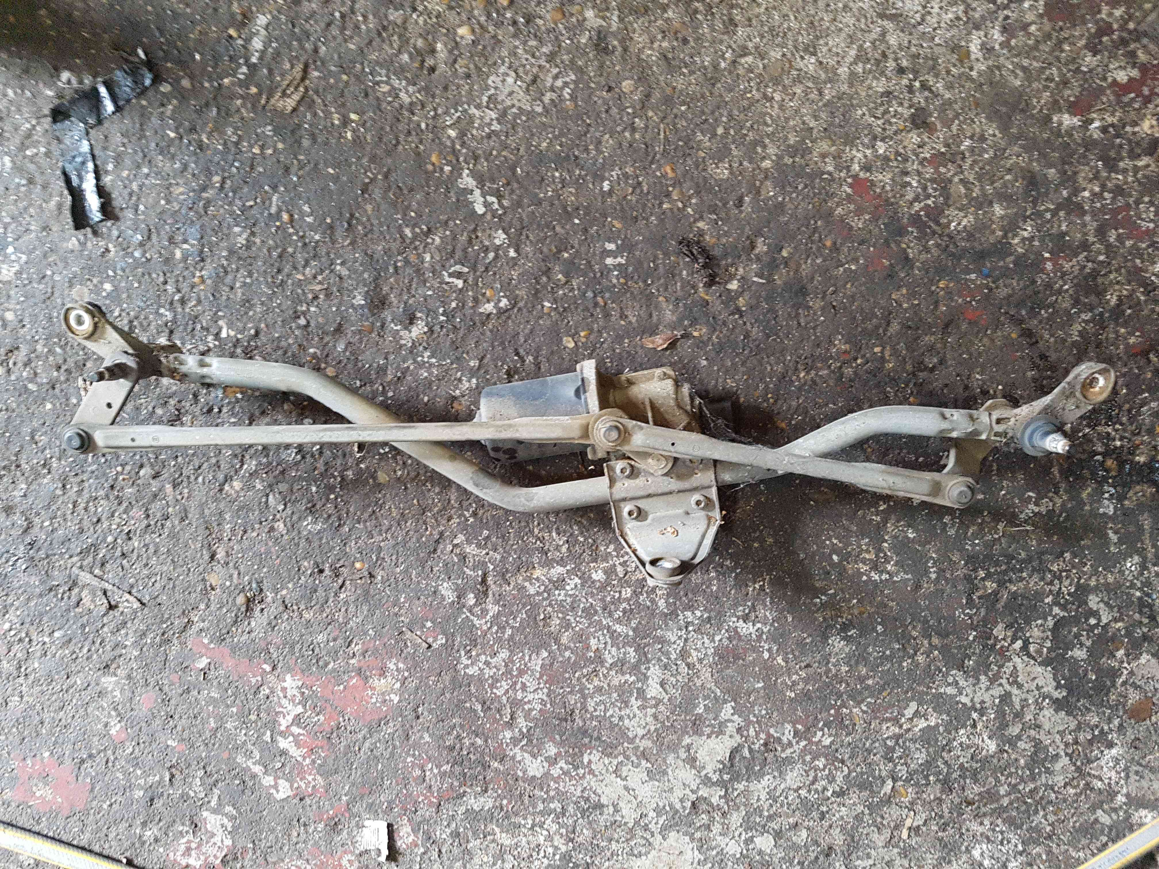 Volkswagen Amarok 2010-2018 Front Windscreen Wiper Motor + Linkage 7E2955113B