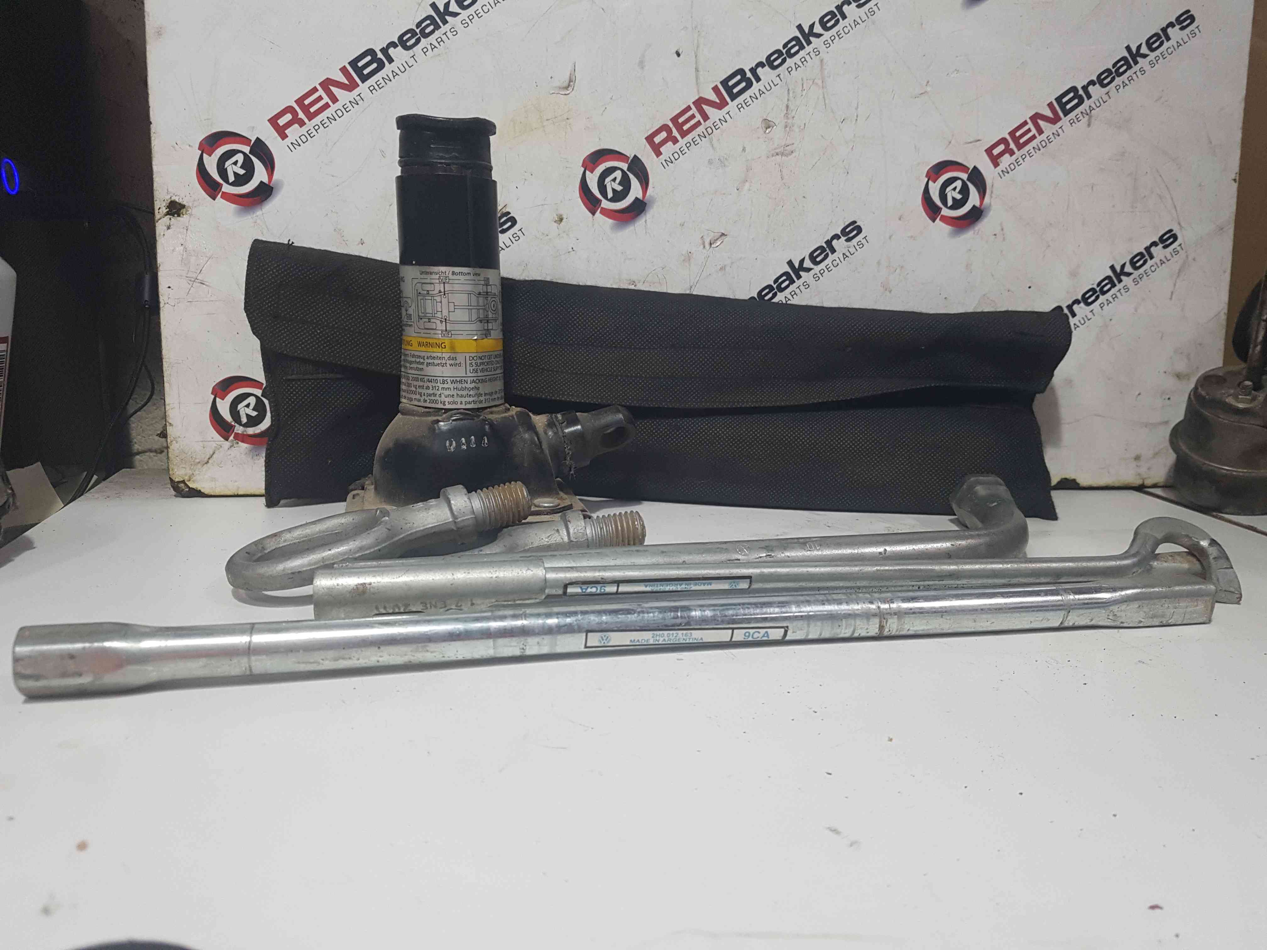 Volkswagen Amarok 2010-2018 Jack SET Tow EYE Winch Remover  2H0011031
