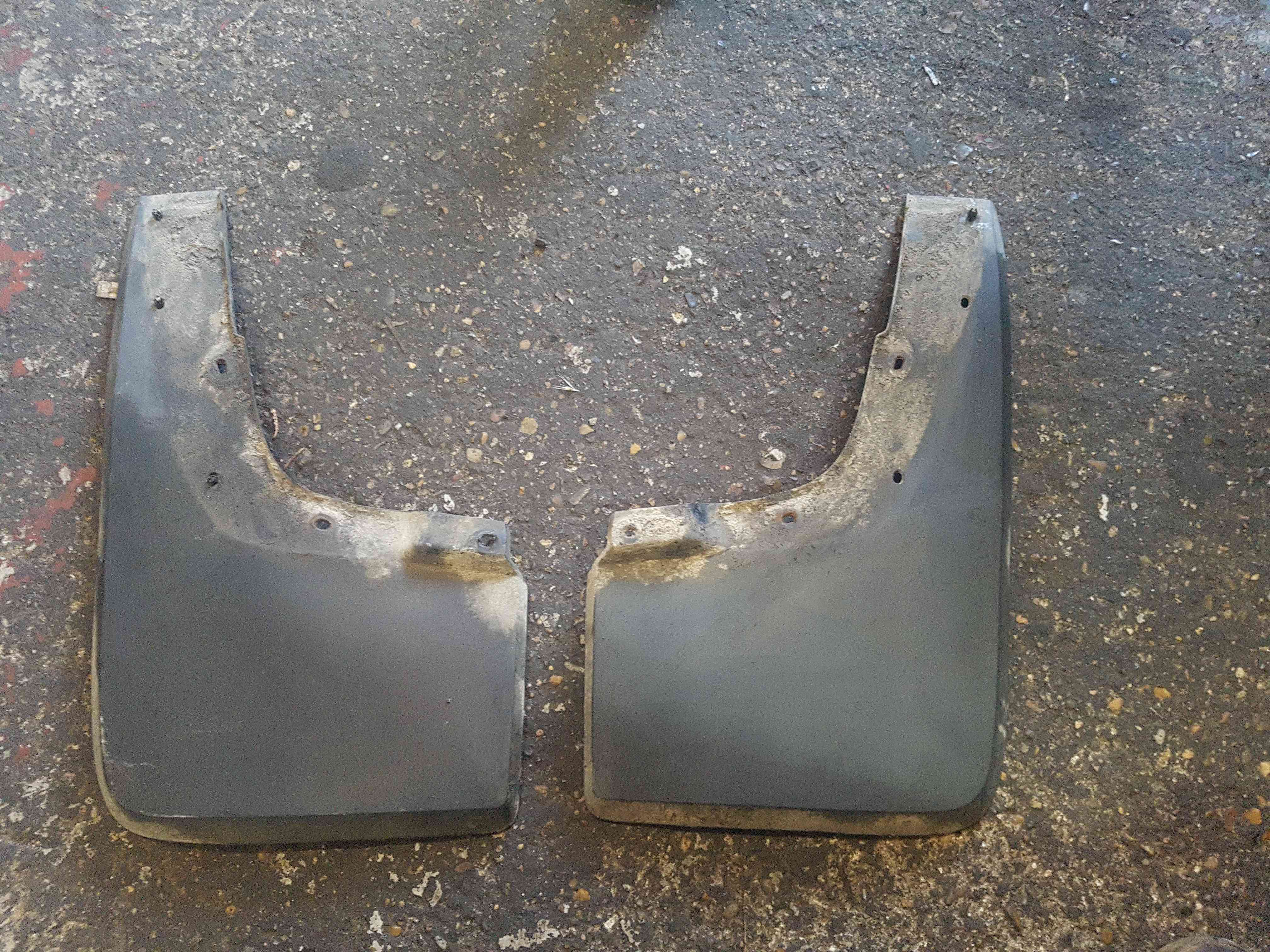 Volkswagen Amarok 2010-2018 MUD Guard Flap OSF Nsf  2H0821810E 2H0821809E