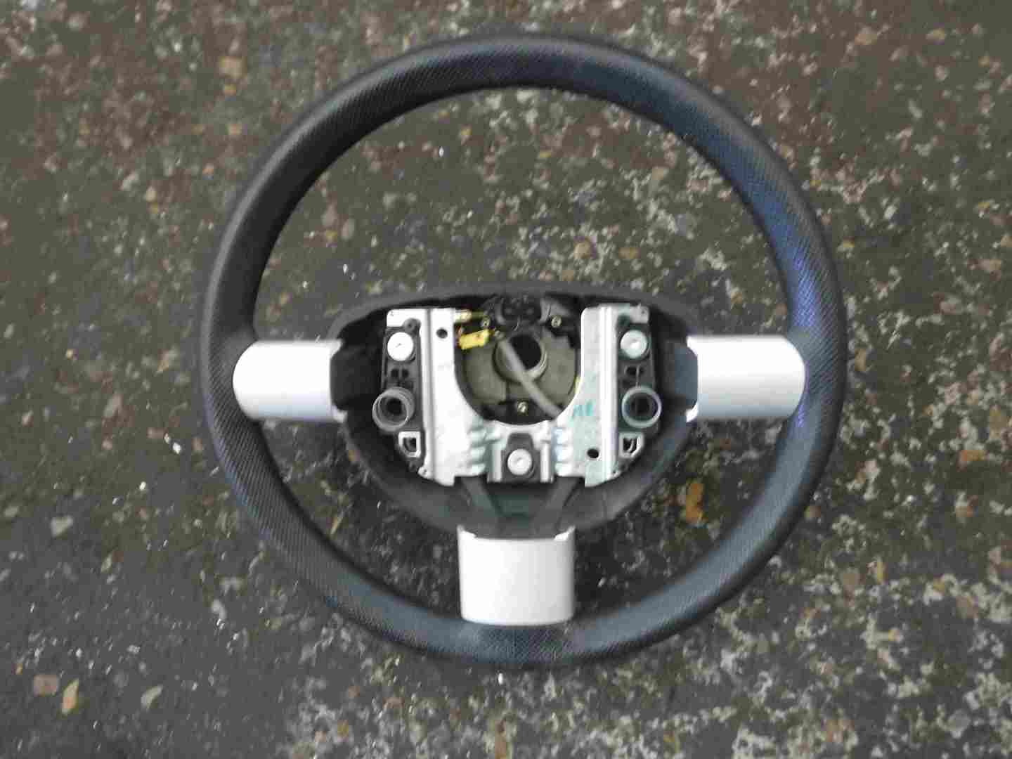 Volkswagen Beetle + Convertible 1998-2006 Steering Wheel 3 Spoke Silver Inserts