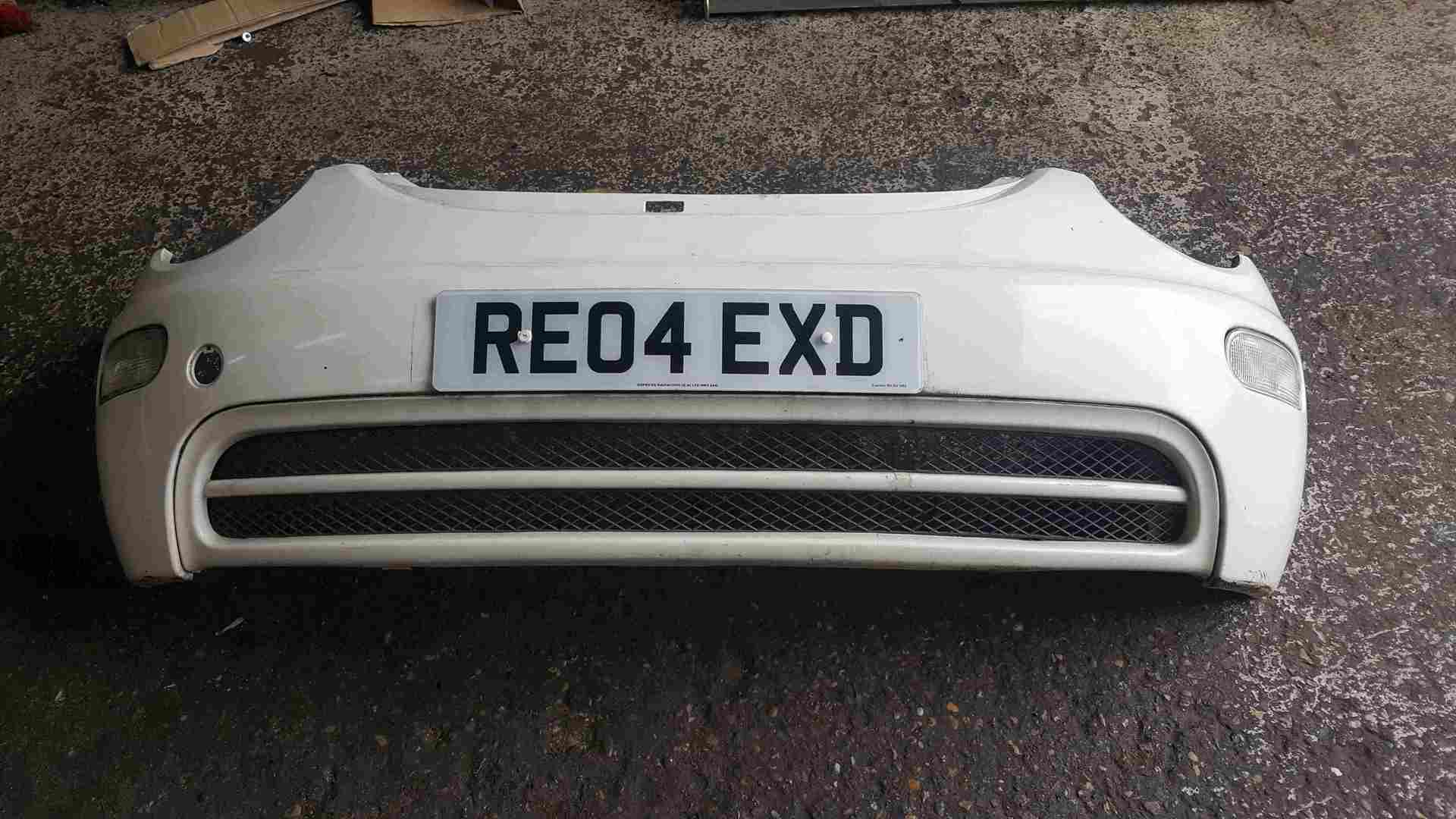 Volkswagen Beetle 1998-2006 Front Bumper White LR9A