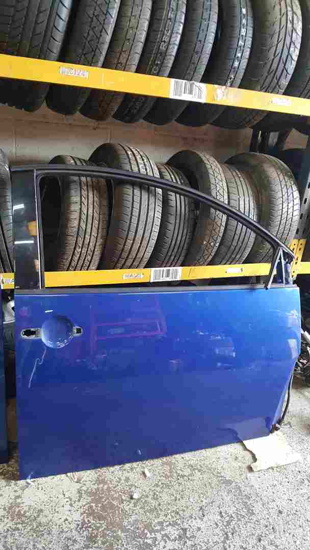 Volkswagen Beetle 1998-2011 Drivers OSF Front Door Blue LC5J