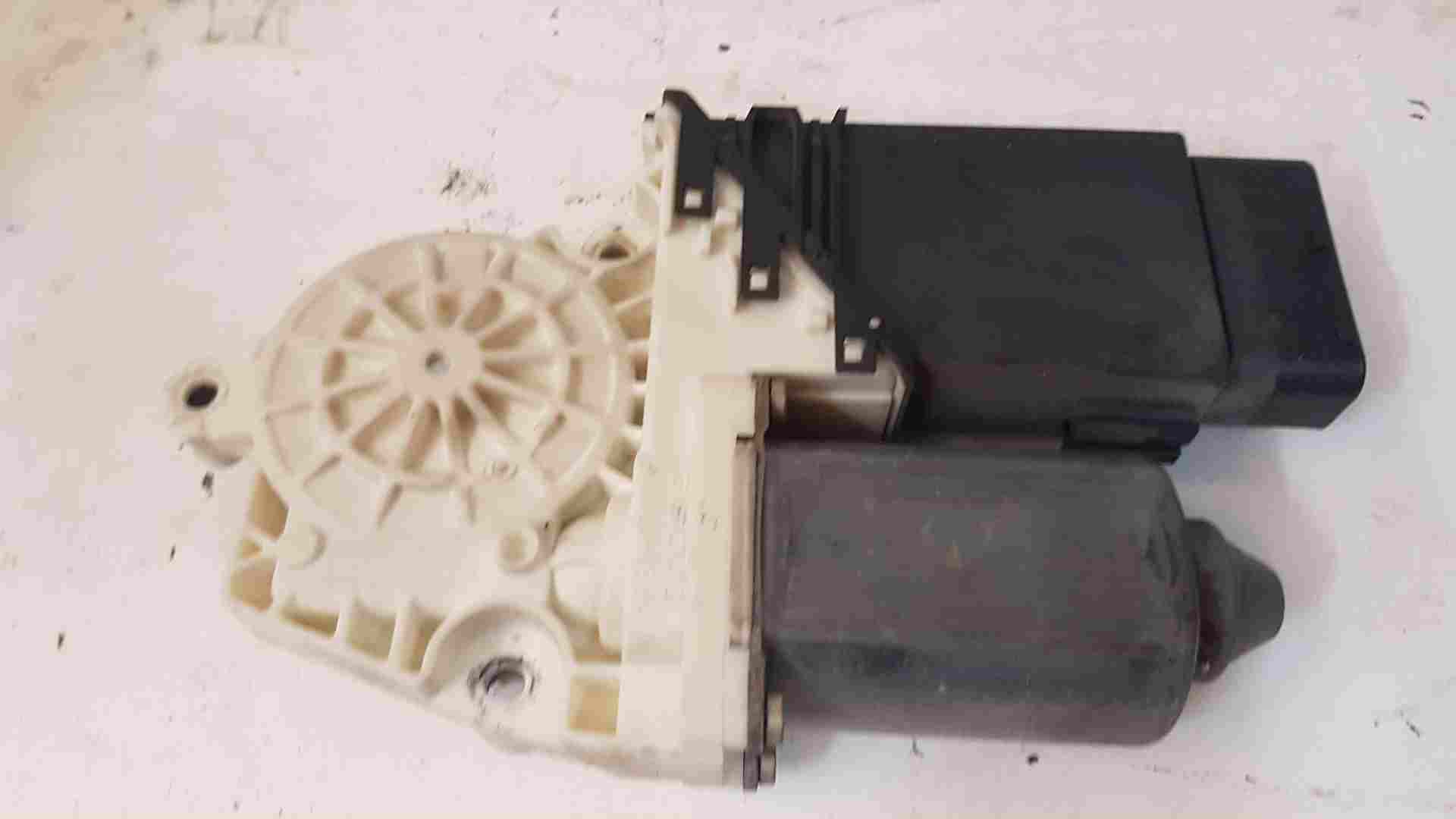 Volkswagen Beetle 1999-2006 Drivers OSF Front Window Motor