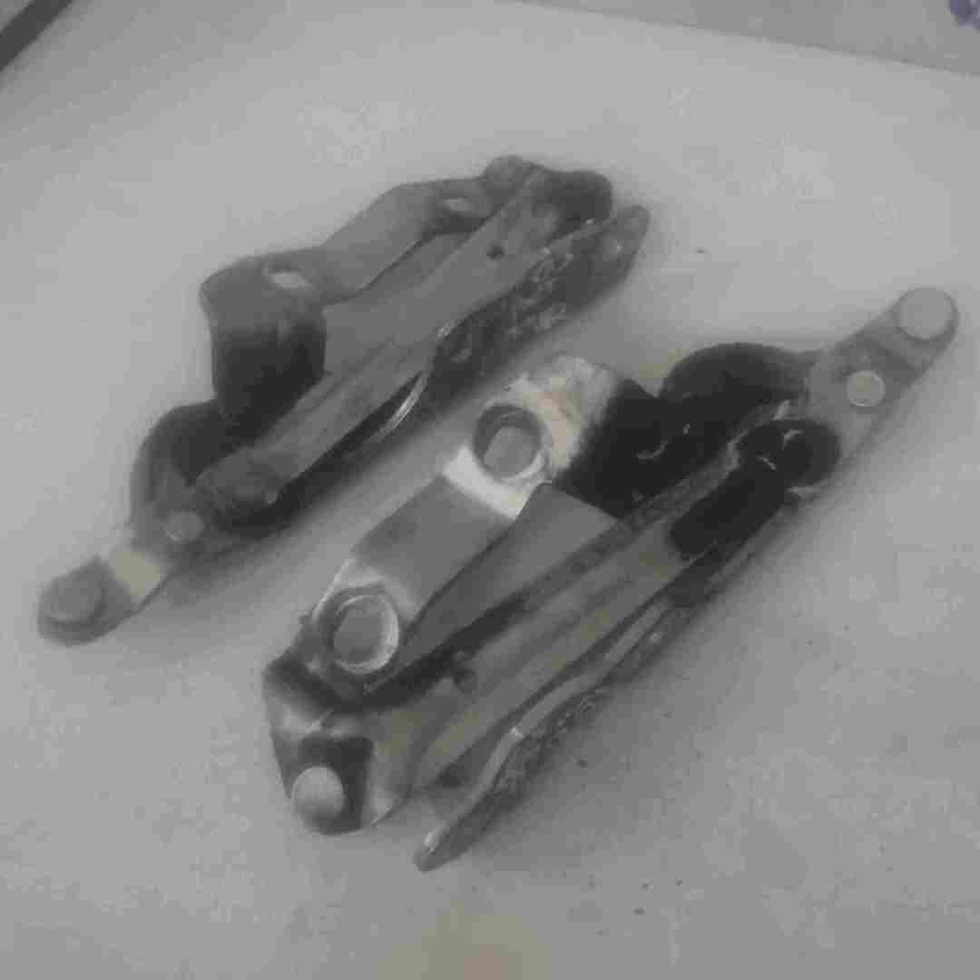 Volkswagen Beetle 1999-2006 Front Bonnet Hinges Silver LG9R Pair