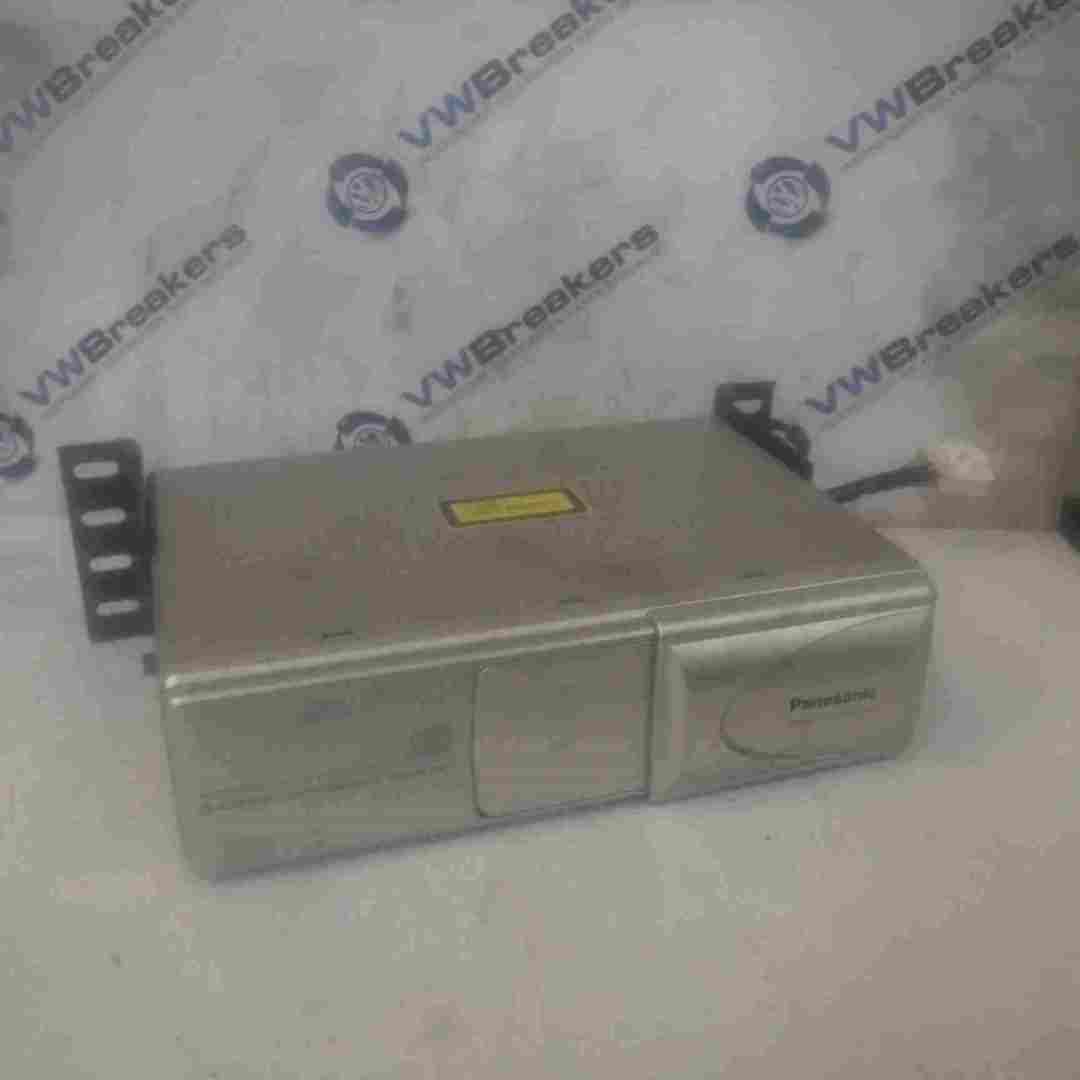 Volkswagen Beetle 1999-2006 Multidisc CD Changer Panasonic DP9061EN