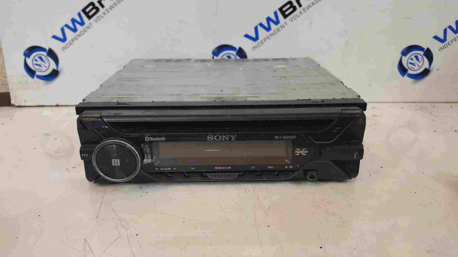 Volkswagen Beetle 2002-2006 Radio Cd Player Bluetooth Sony MEXN4200BT