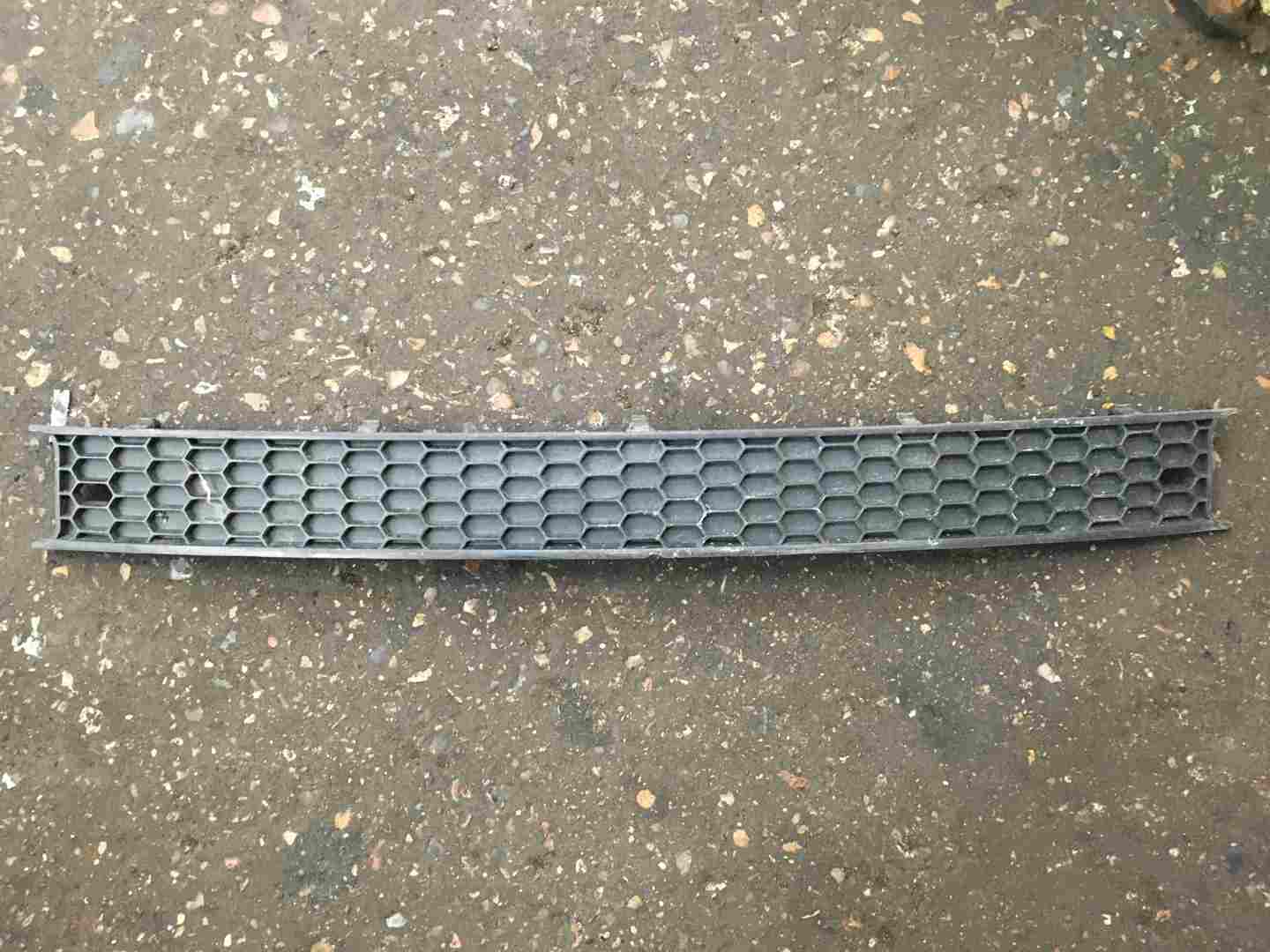 Volkswagen Beetle 2006-2011 Rear Bumper Grill Air Duct 1C0825322A