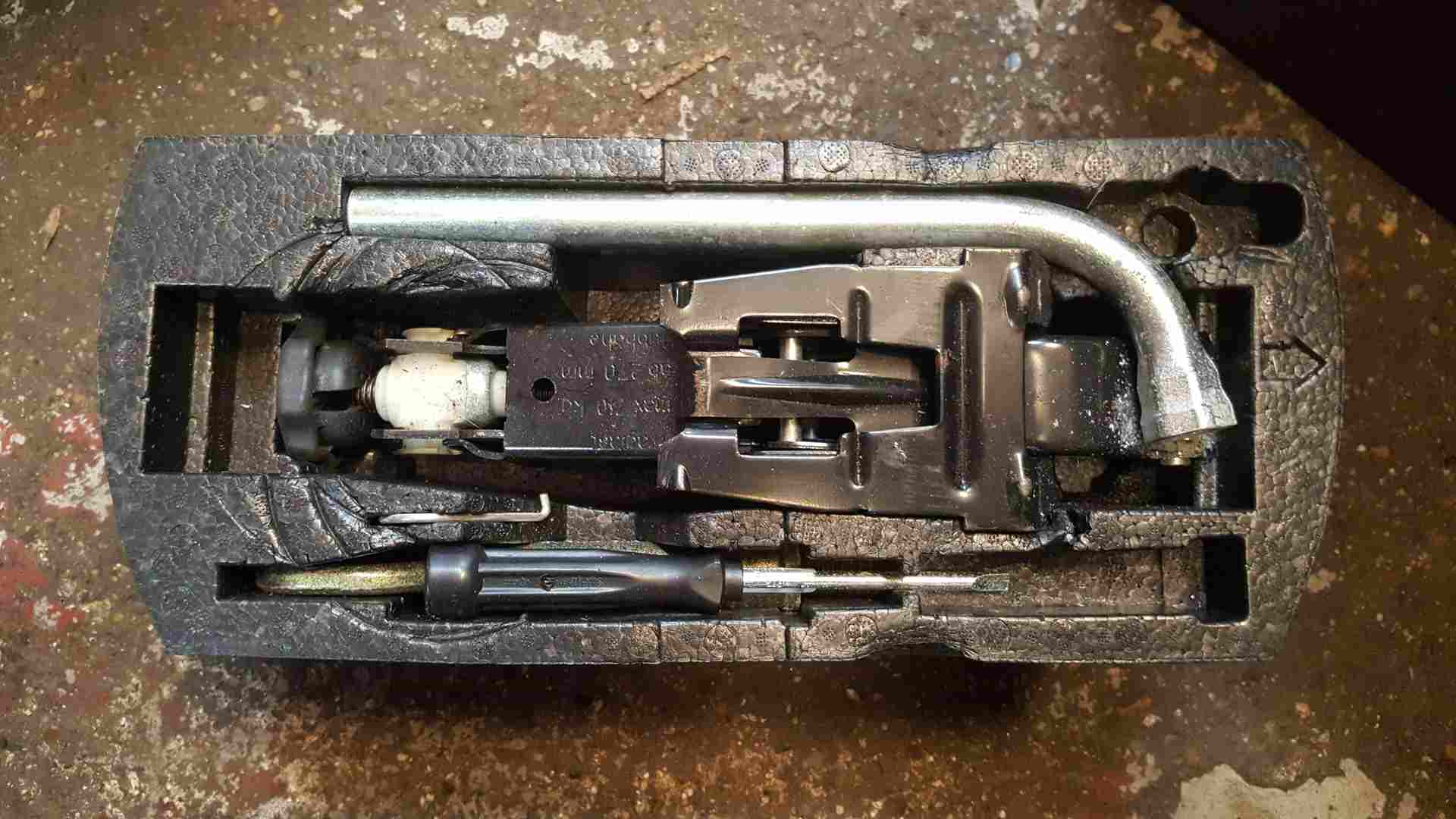 Volkswagen Beetle A4 2006-2011 Jack SET tow eye  1j0012115af
