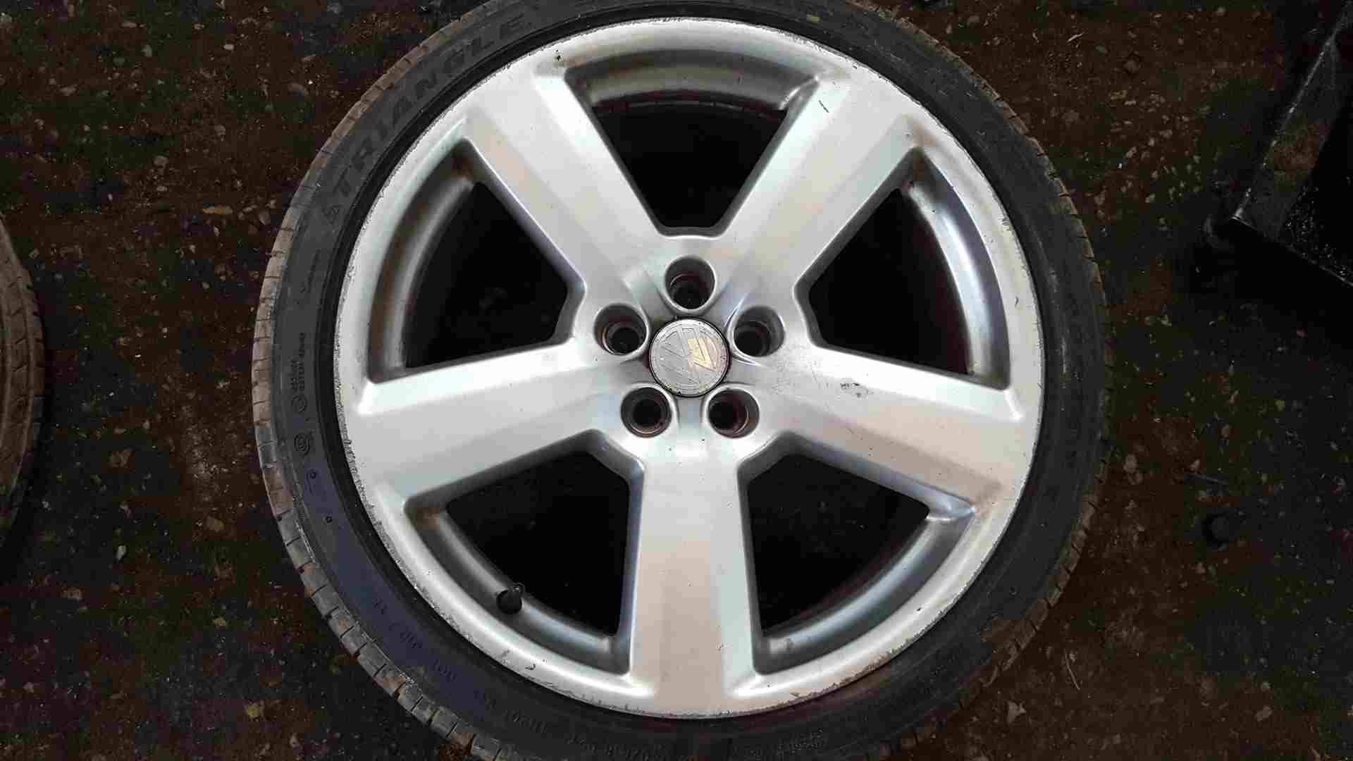 Volkswagen Beetle Audi 2002-2006 Alloy Wheel 18inch + Tyre 225 40 18 6mm