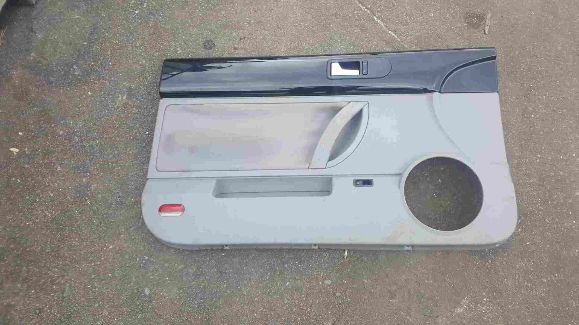 Volkswagen Beetle Convertible 2002-2006 Passenger NSF Front Door Card