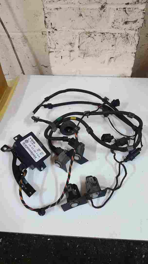 Volkswagen Beetle Convertible 2002-2006 Rear Bumper Reversing Sensors + Module