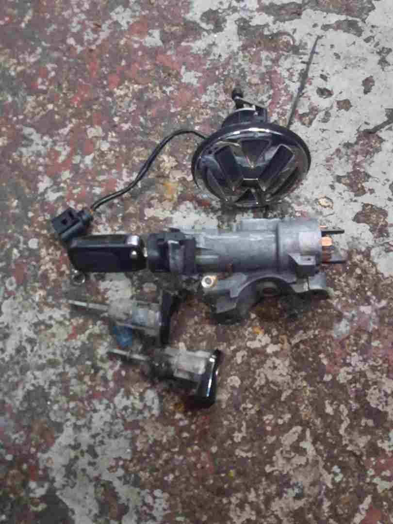 Volkswagen Bora 1997-2005 Ignition Barrel + KEY 2 Door Locks Boot 4B0905851C