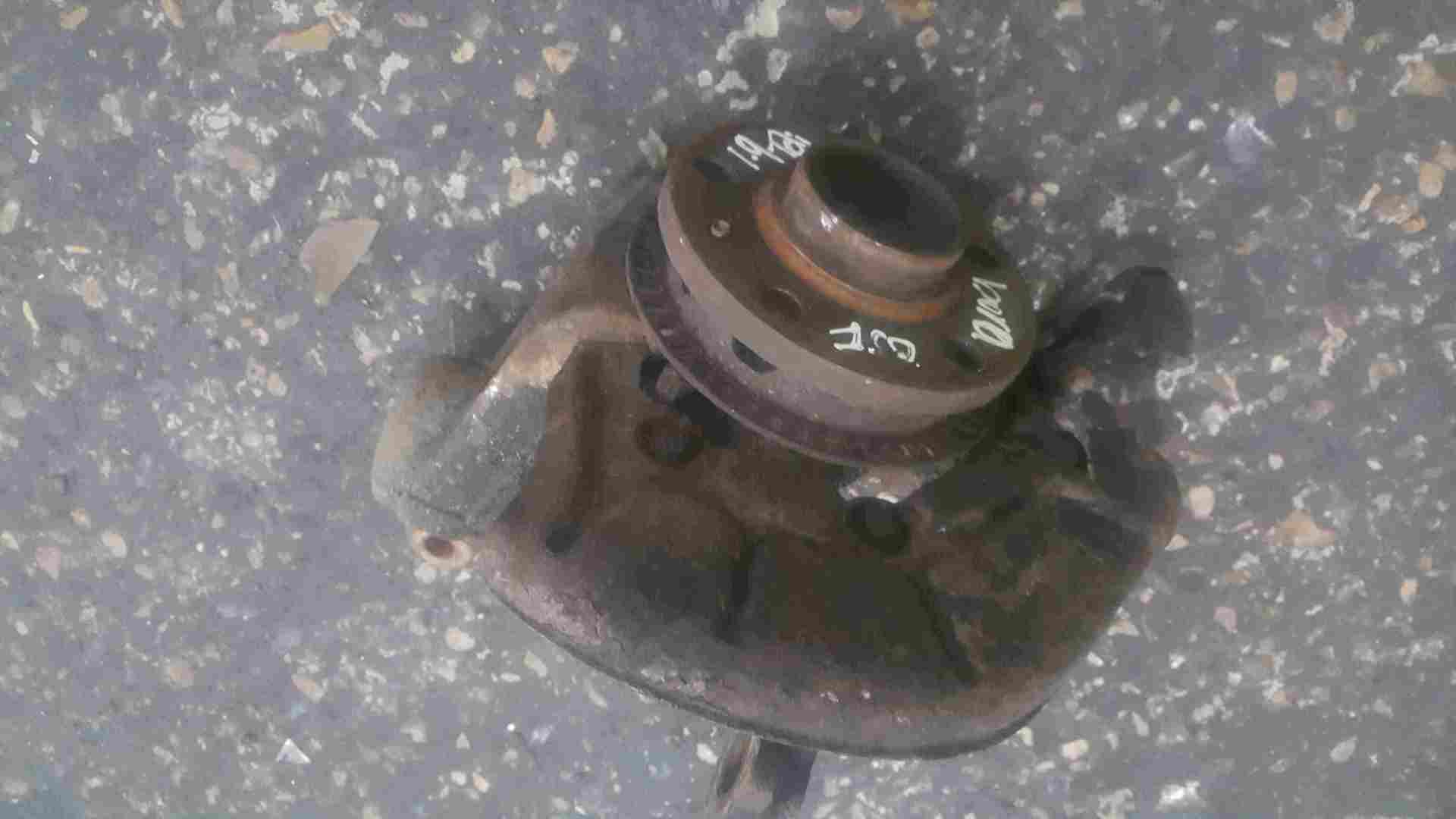 Volkswagen Bora 1998-2005 Drivers OSF Front Wheel Hub