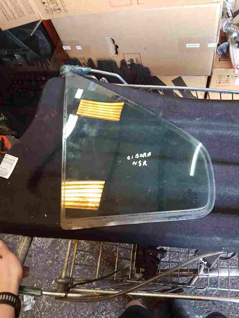 Volkswagen Bora 1998-2005 Passenger NSR Rear Small Door Quarter Glass 5Dr