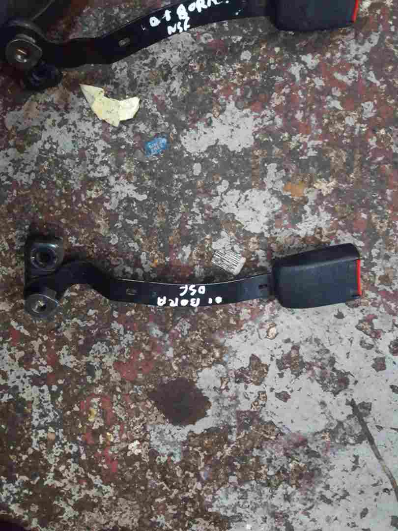 Volkswagen Bora MK1 1998-2005 Drivers OSF Front Seat Buckle Clip