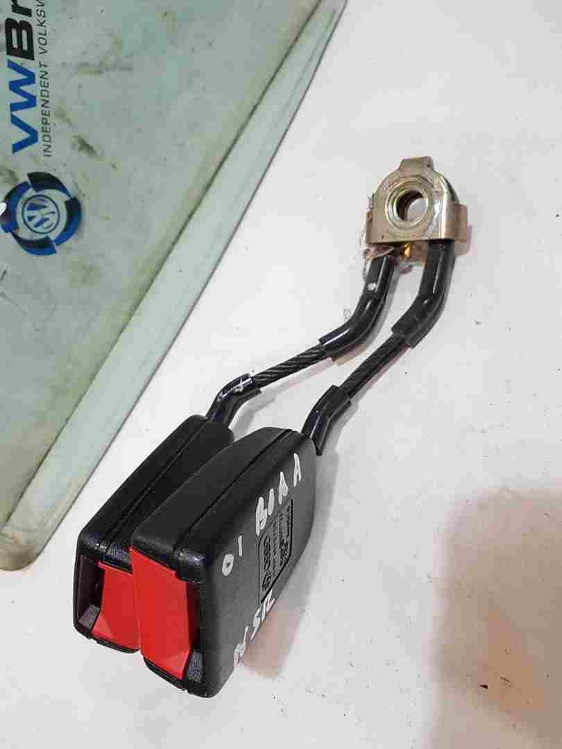 Volkswagen Bora MK1 1998-2005 Passenger NSR Rear Seat Buckle Clip