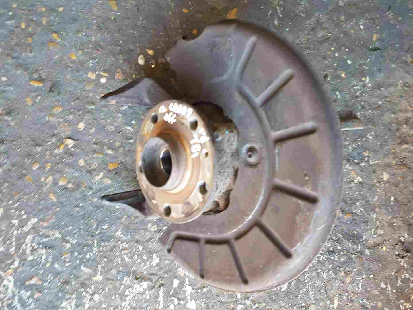 Volkswagen Caddy 2004-2010 1.6 TDI Drivers OSF Front Wheel HUB + Bearing