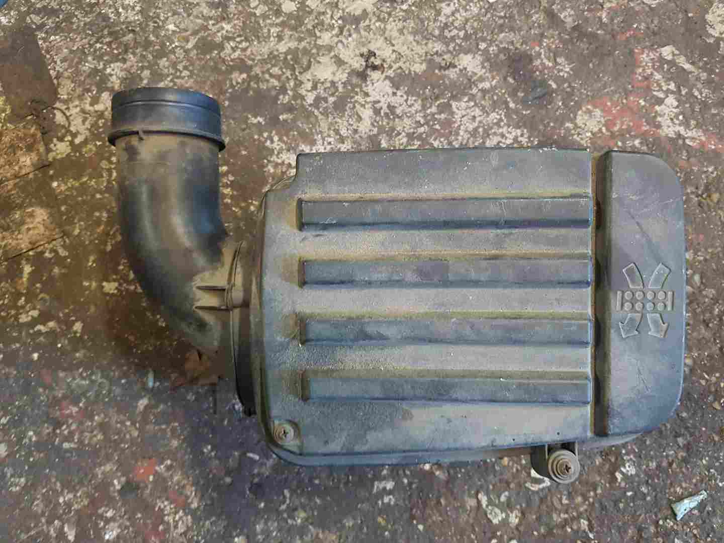 Volkswagen Caddy 2004-2010 2.0 SDI Airbox Filter Housing 1F0129607
