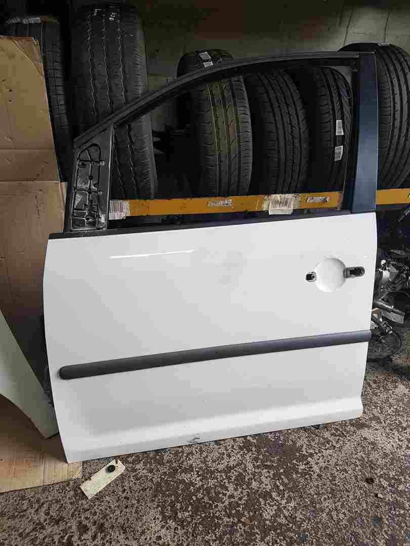 Volkswagen Caddy 2004-2010 Passenger NSF Front Door White Lb9a Grade B