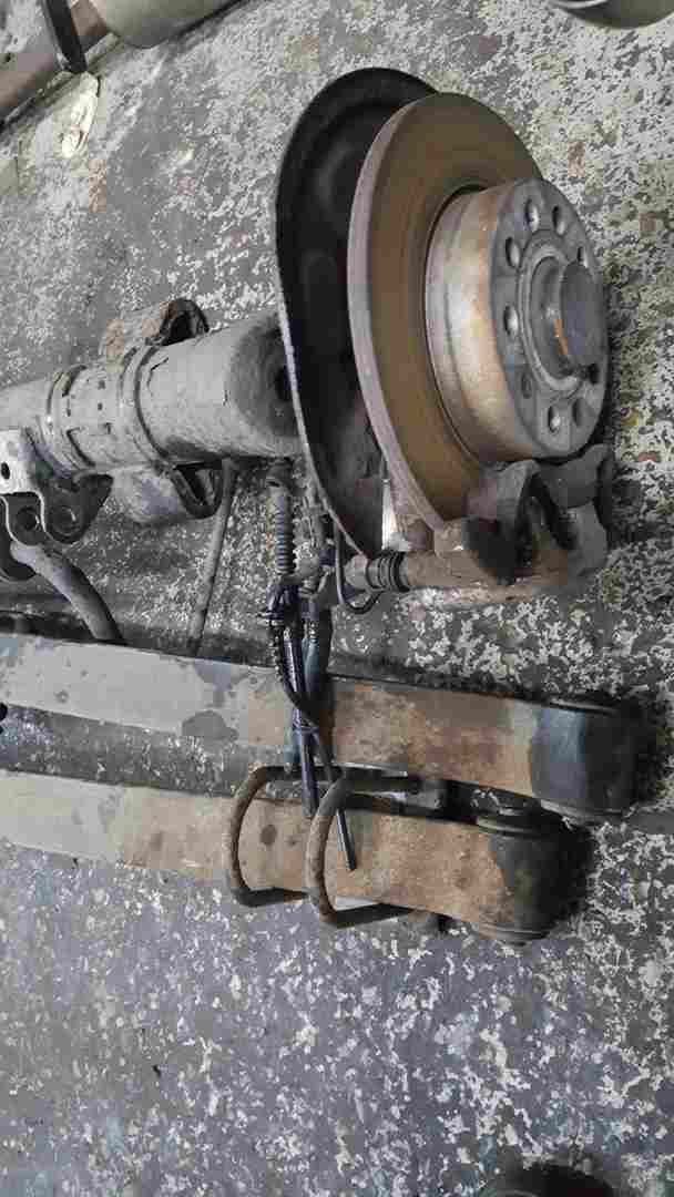 Volkswagen Caddy 20042010 Rear Axle Beam Complete 20 Leaf Springs 20