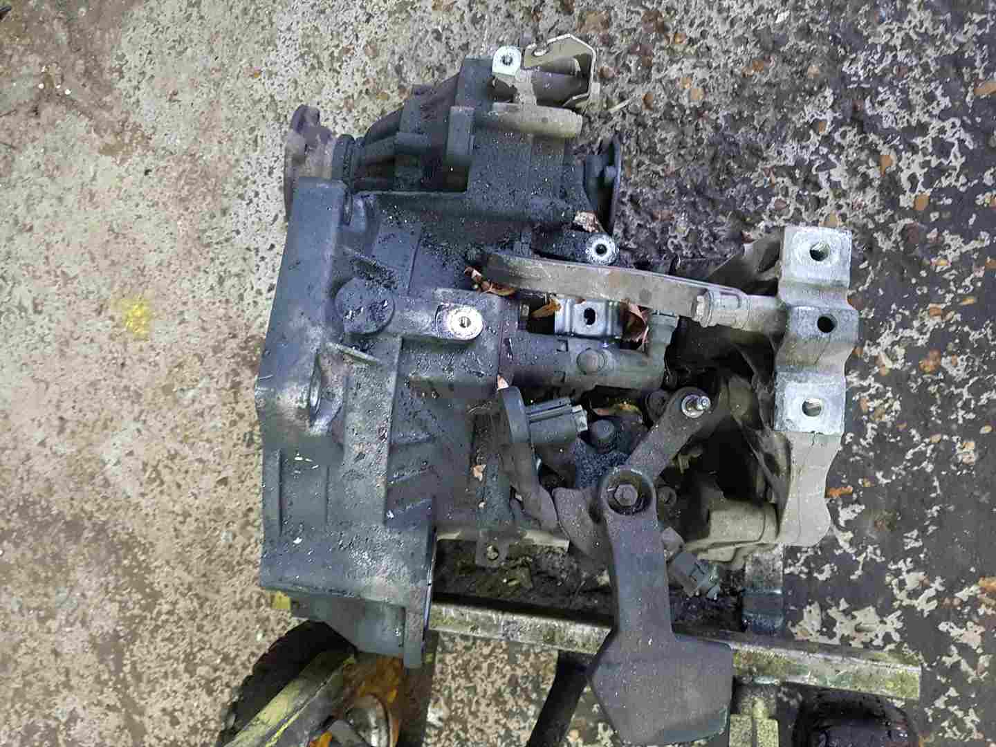 Volkswagen Caddy 2010-2015 1.6 TDI 5 Speed Manual Gearbox LZY