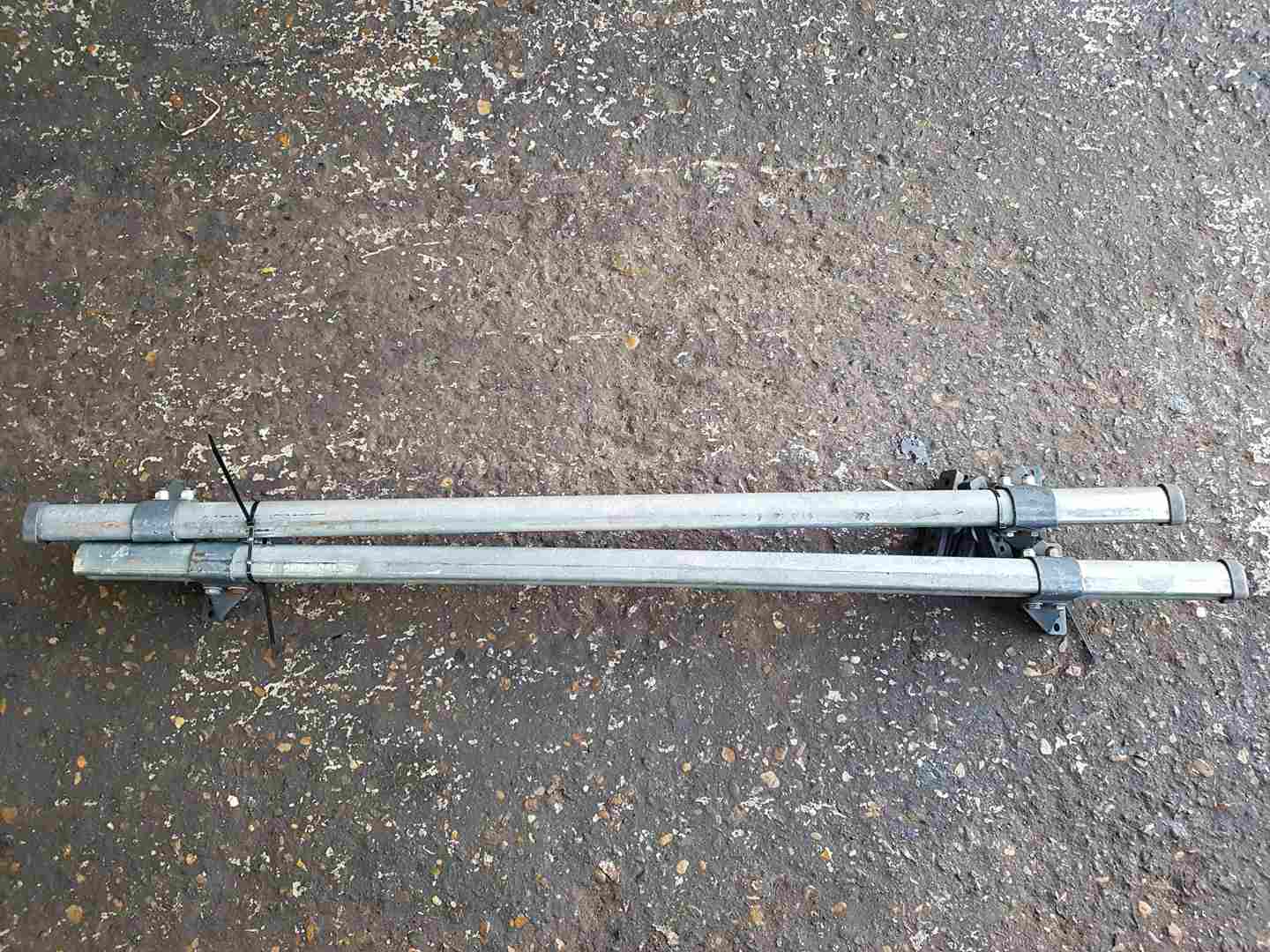Volkswagen Caddy 2010-2015 Rhino Roof Rack Bars