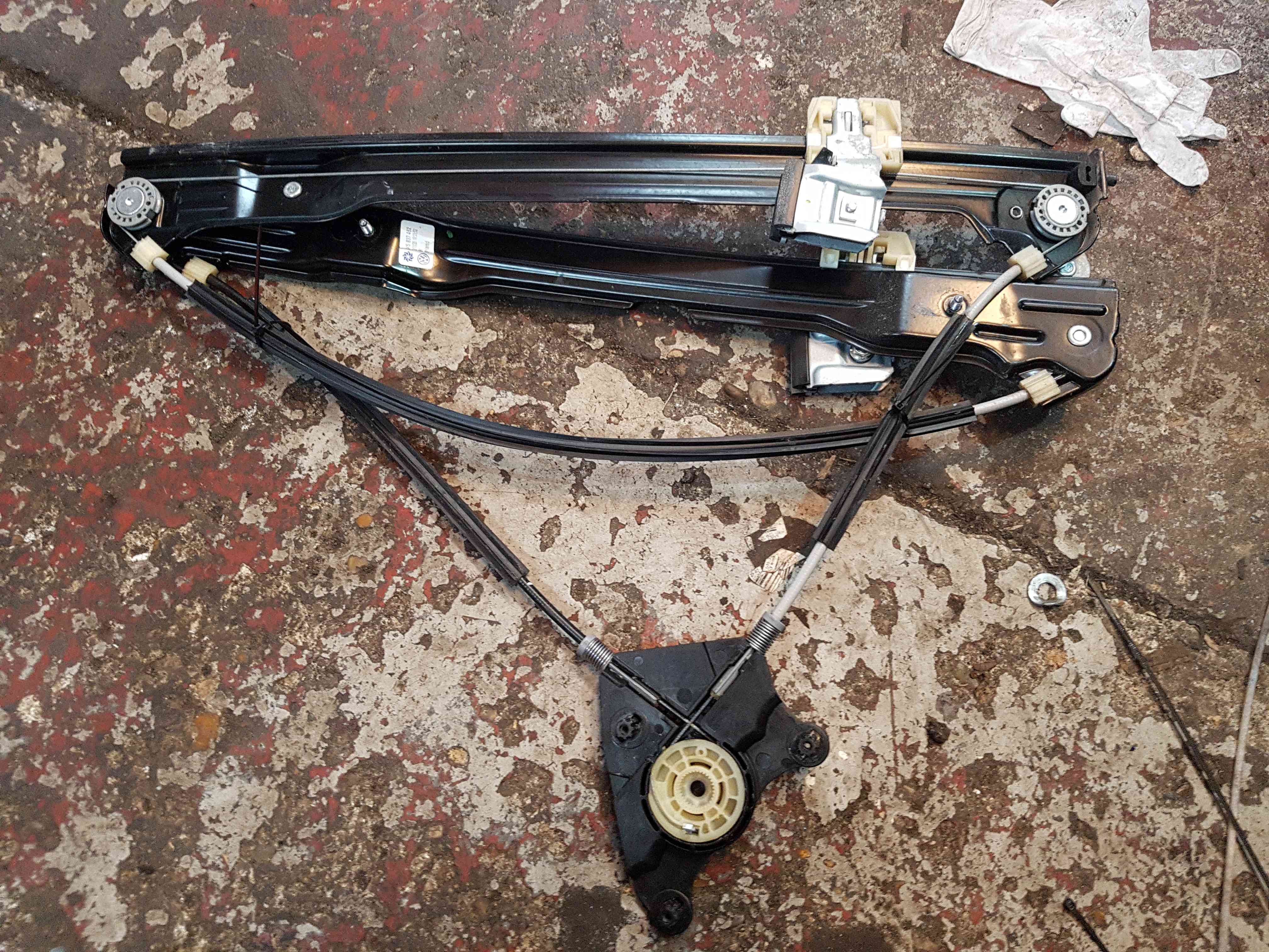 Volkswagen Caddy 2K 2015-2024 Drivers OSF Front Window Regulator