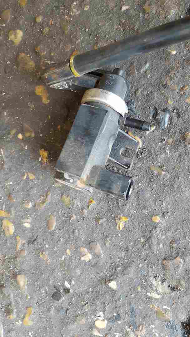Volkswagen Crafter 2006-2010 2.5 TDI Turbo Solenoid Valve 1J0906627