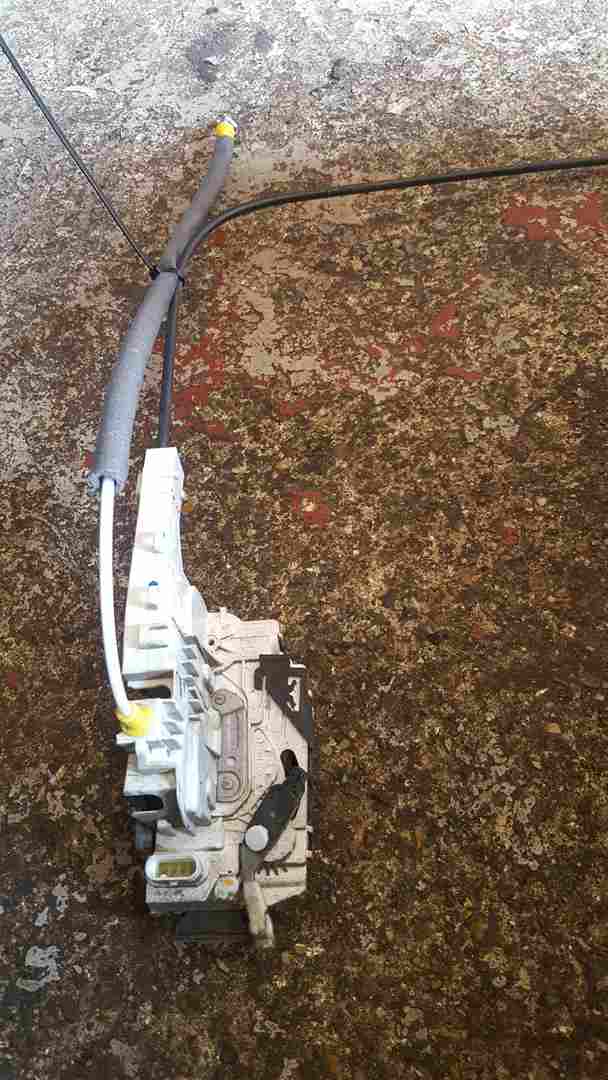 Volkswagen Crafter 2006-2010 Drivers OSF Front Door Lock Mechanism A9067201835