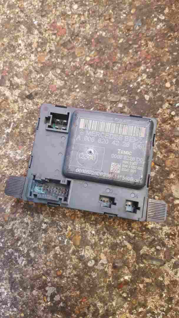 Volkswagen Crafter 2006-2010 Front Door Control Module A9068204226