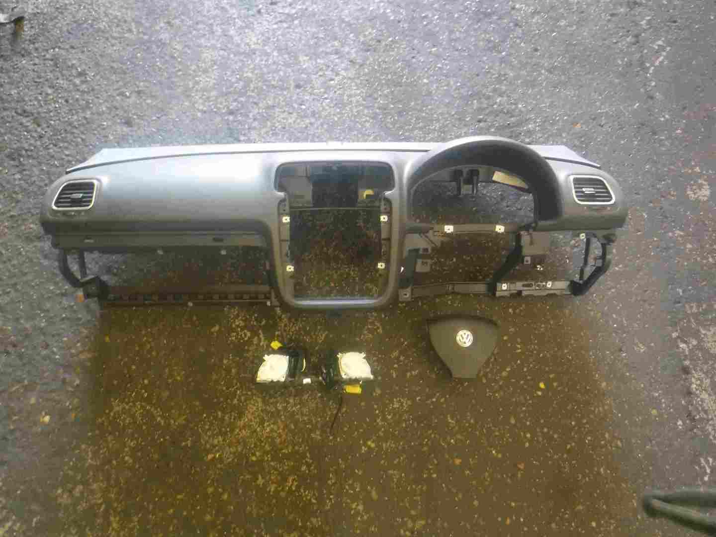 Volkswagen EOS 2005-2016 Main Dashboard Airbag Kit Seat Belts
