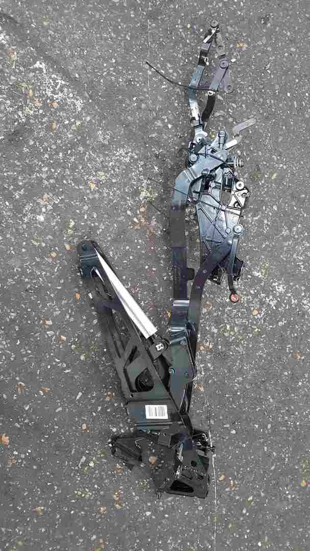 Volkswagen EOS 2005-2016 Passenger NSR Rear Roof Cover Lifting Hinge 9211438k