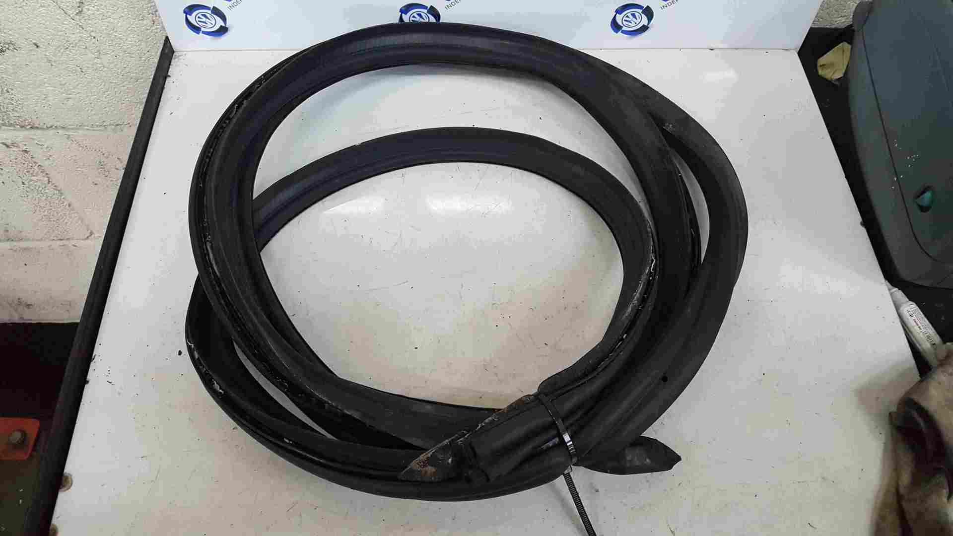 Volkswagen EOS 2005-2016 Rear Tailgate Boot Rubber