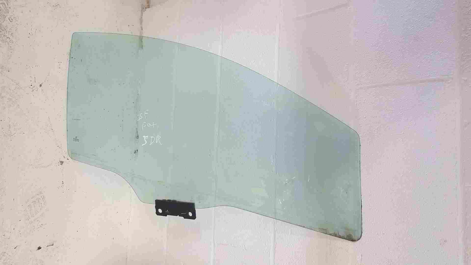 Volkswagen FOX 2005-2011 Drivers OSF Front Window Glass