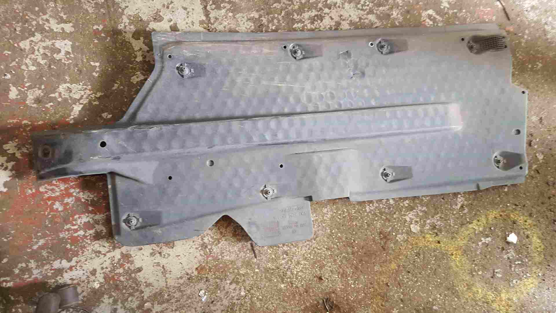 Volkswagen FOX 2005-2011 Passenger NS Under Tray Protection 6Q0825201f