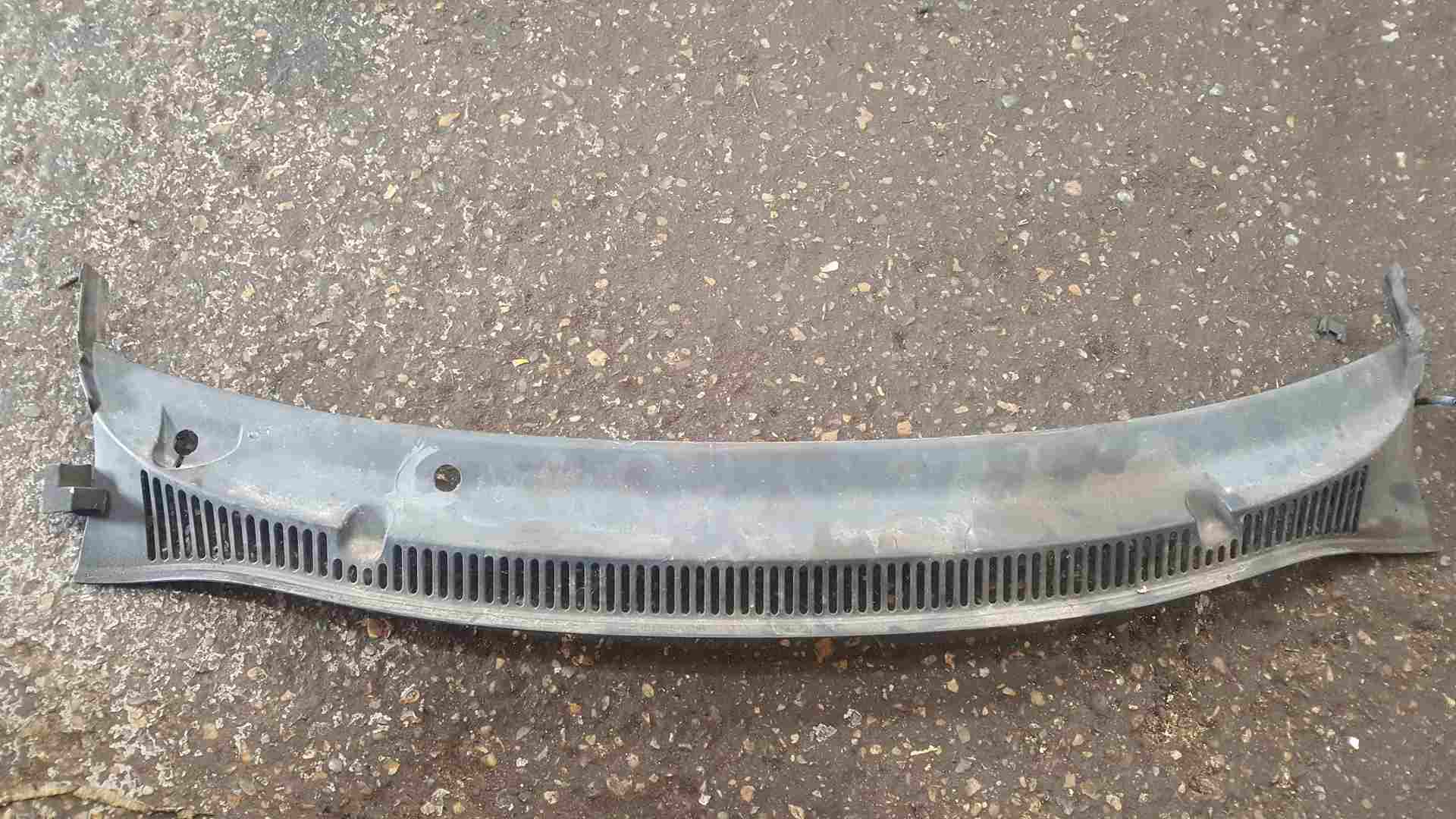 Volkswagen FOX MK1 2005-2011 Windscreen Front Scuttle Panel Plastic Repaired