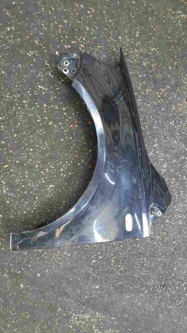 Volkswagen Fox 2005-2011 Passenger NS Wing Black LC9Z