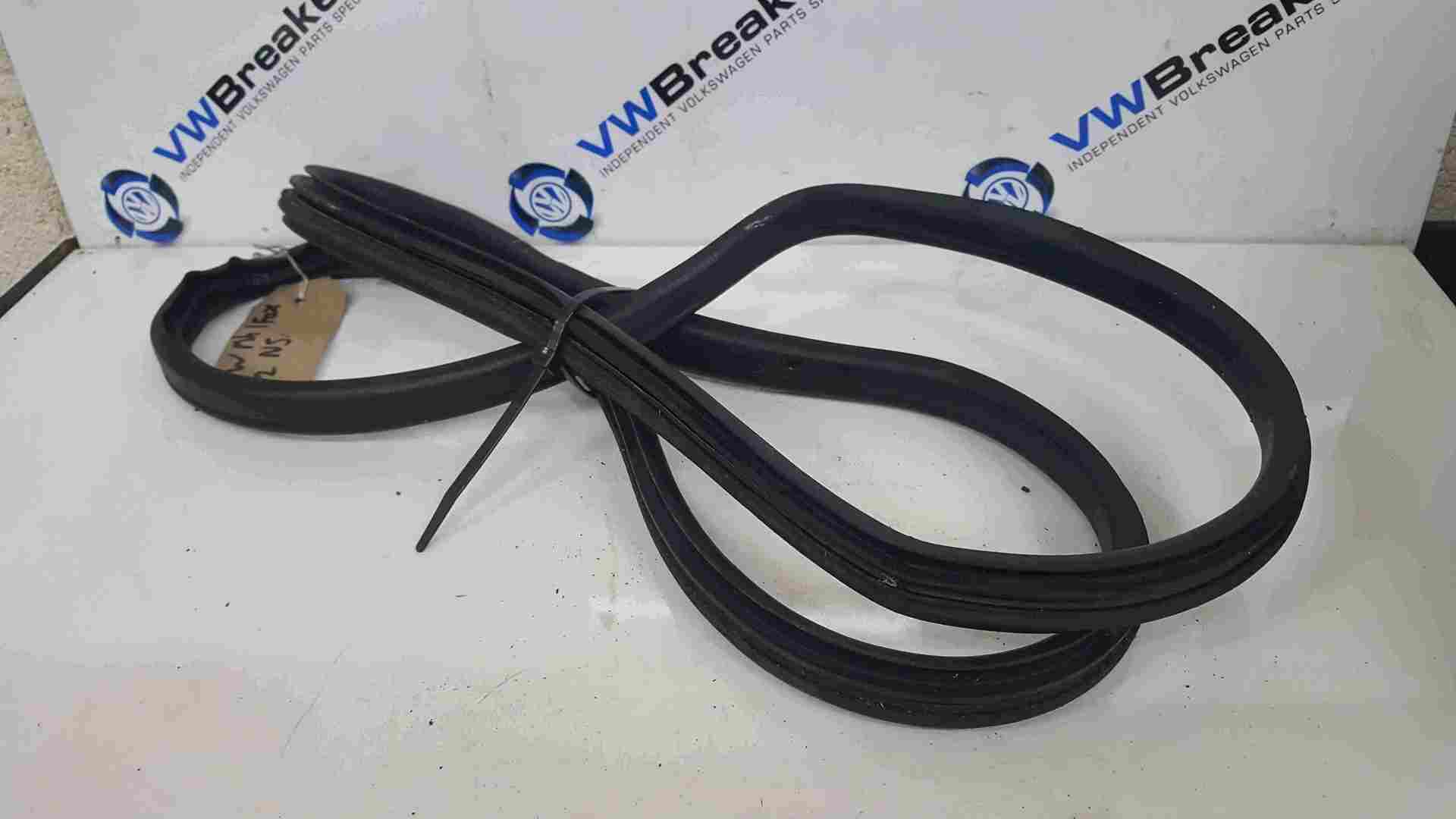 Volkswagen Fox 2007-2011 Passenger NSF Front Door Rubber Seal