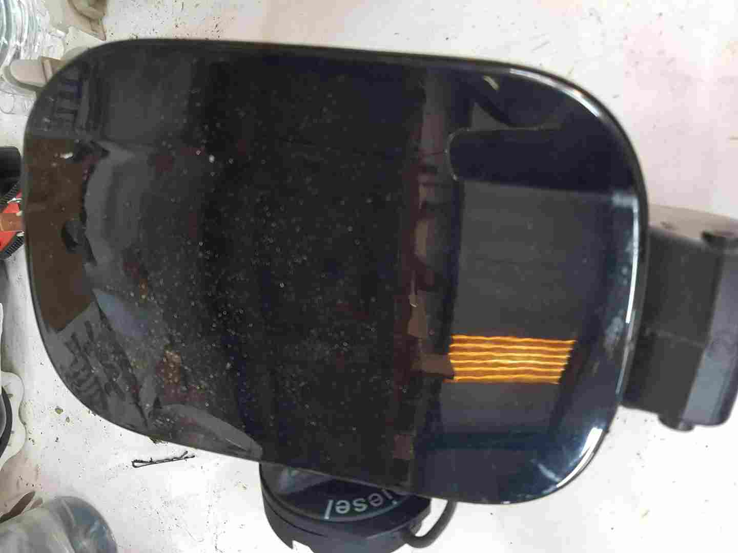 Volkswagen Golf Estate MK6 2009-2012 Fuel Flap Cover + Backing Black L041