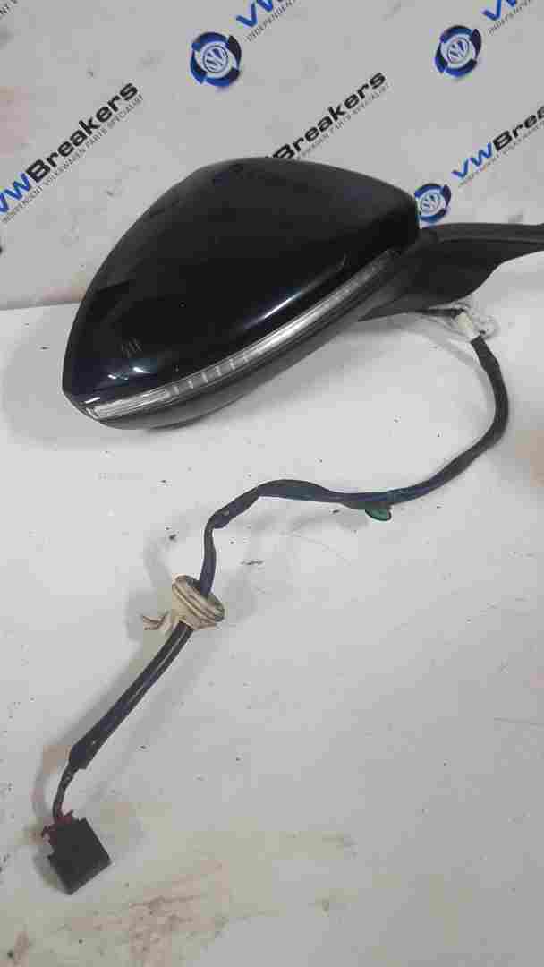 Volkswagen Golf Estate MK7 2012-2017 Drivers Os Wing Mirror Black Lc9x Puddle light