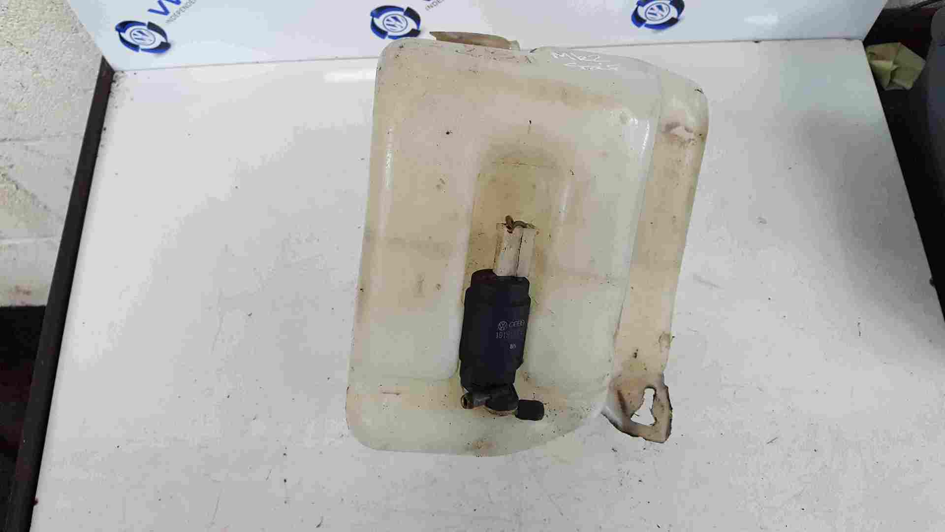 Volkswagen Golf MK2 1983-1992 Windscreen Washer Bottle + Pump 191955453B