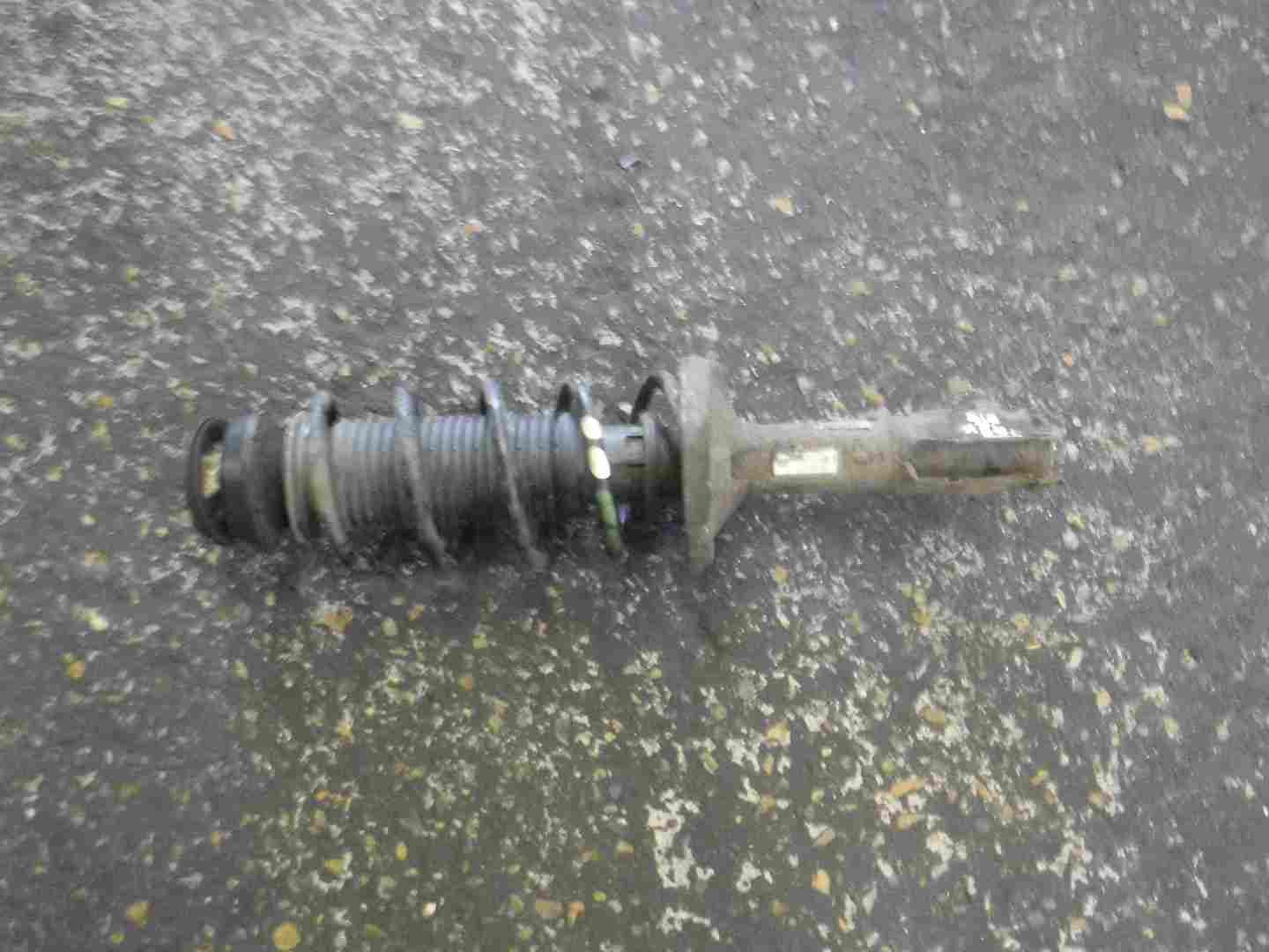 Volkswagen Golf MK3 1991-1999 1.4 8v Drivers OSF Front Spring Shock Strut