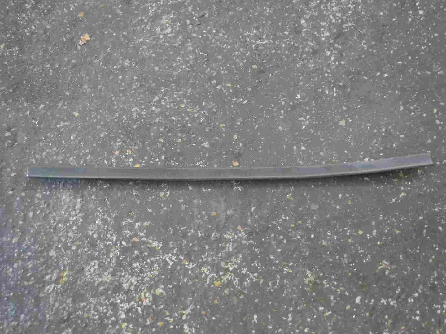 Volkswagen Golf MK3 1991-1999 Drivers OSF Front Door Moulding Trim 3dr 1H3853516
