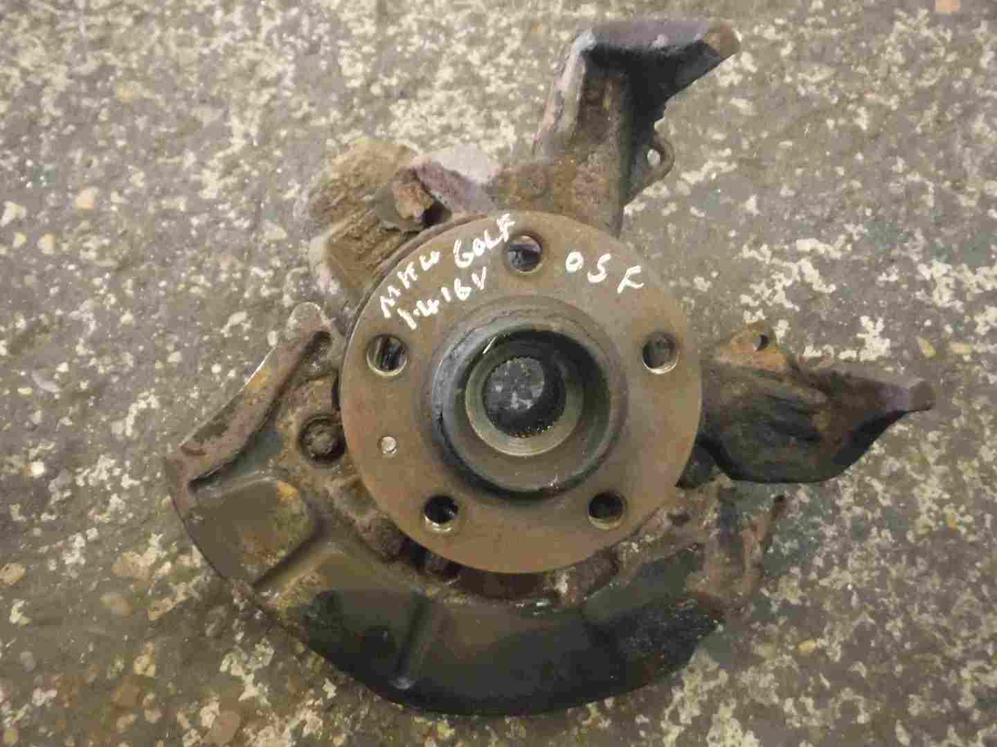 Volkswagen Golf MK4 1997-2004 2.0 8v Drivers OSF Front Wheel Hub ...