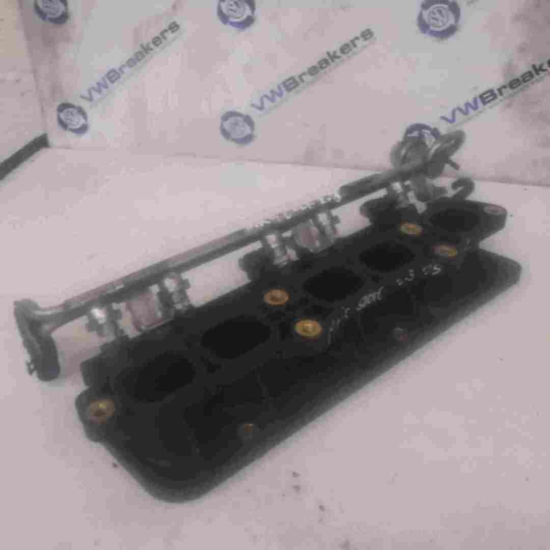 Volkswagen Golf MK4 1997-2004 2.3 V5 Fuel Injectors + Rail Manifold