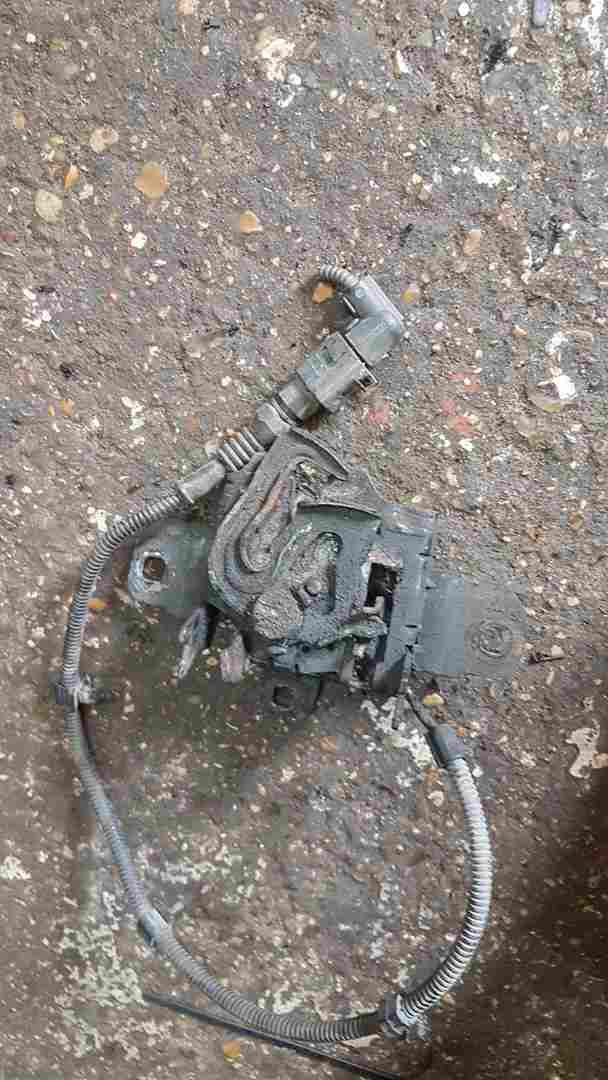 Volkswagen Golf MK4 19972004 Catch Latch Mechanism Store